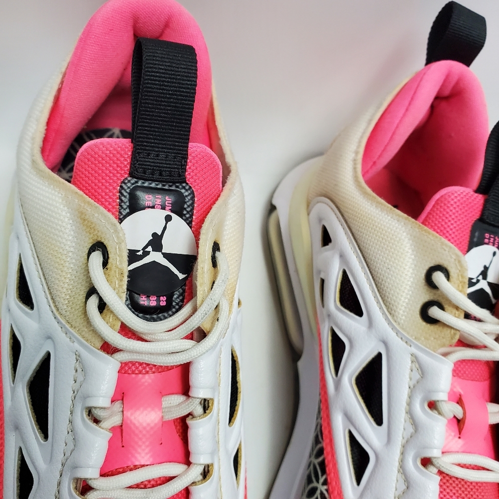 Nike Women's Sneakers - Black, Pink, and White - Picture 7 of 12